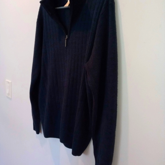 Jeoffrey Beene sweater - Picture 11 of 12